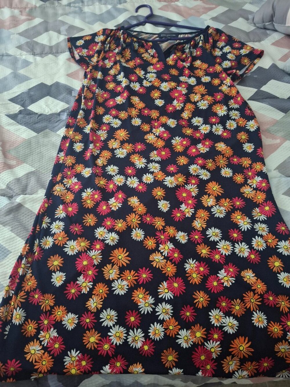 Jones New York, Size Medium, Black flowered colorful